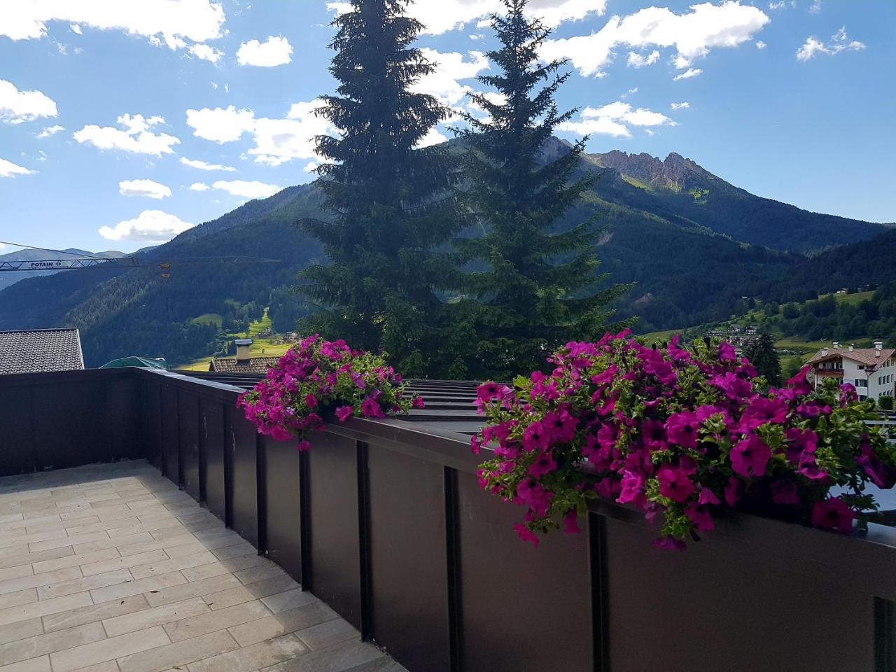 Ciasa Alpina Relax Hotel Moena Buitenkant foto